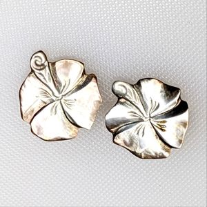 VINTAGE Tropical Paradise Flower Clip On Earrings Mother of Pearl